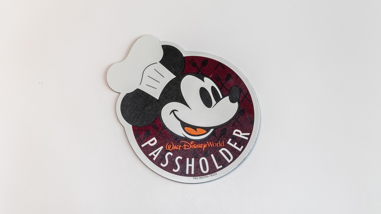 Annual Passholder Mickey magnet